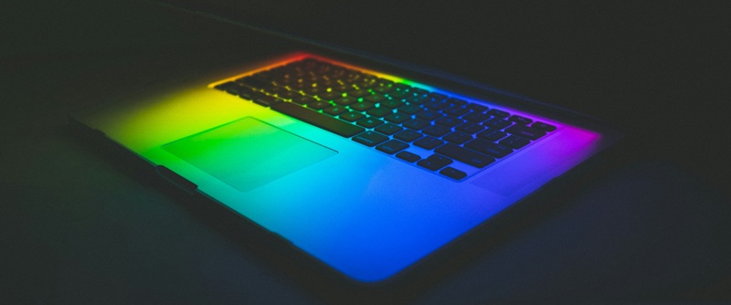 視覚効果を演出するPCイメージ