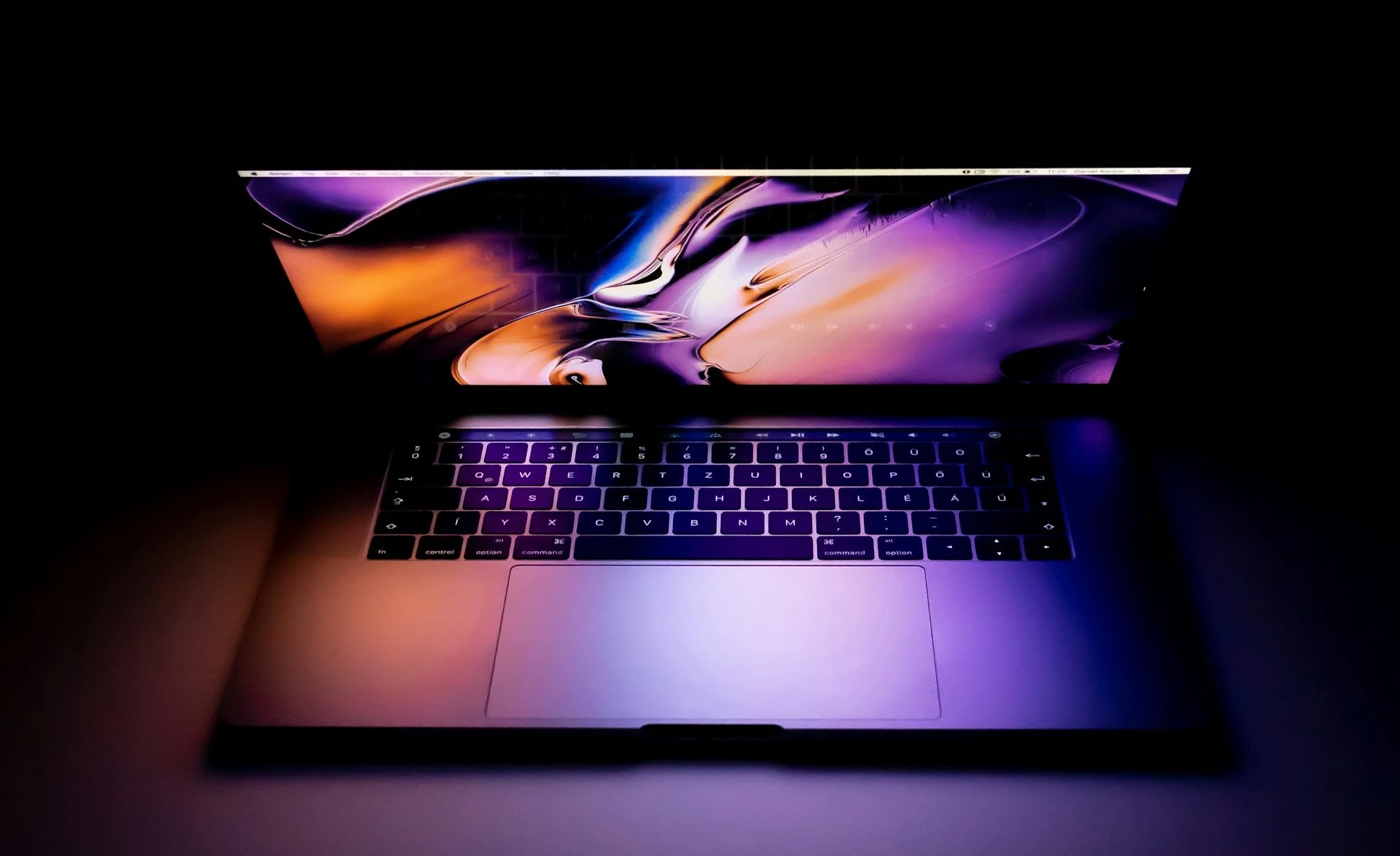 バッテリーを長持ちさせて使うことを心掛けるLaptop