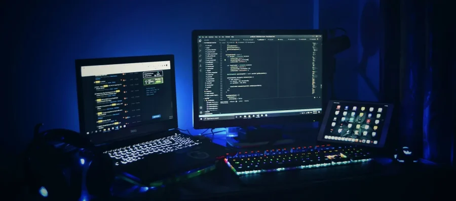 coolなパソコンをチョイスするイメージ