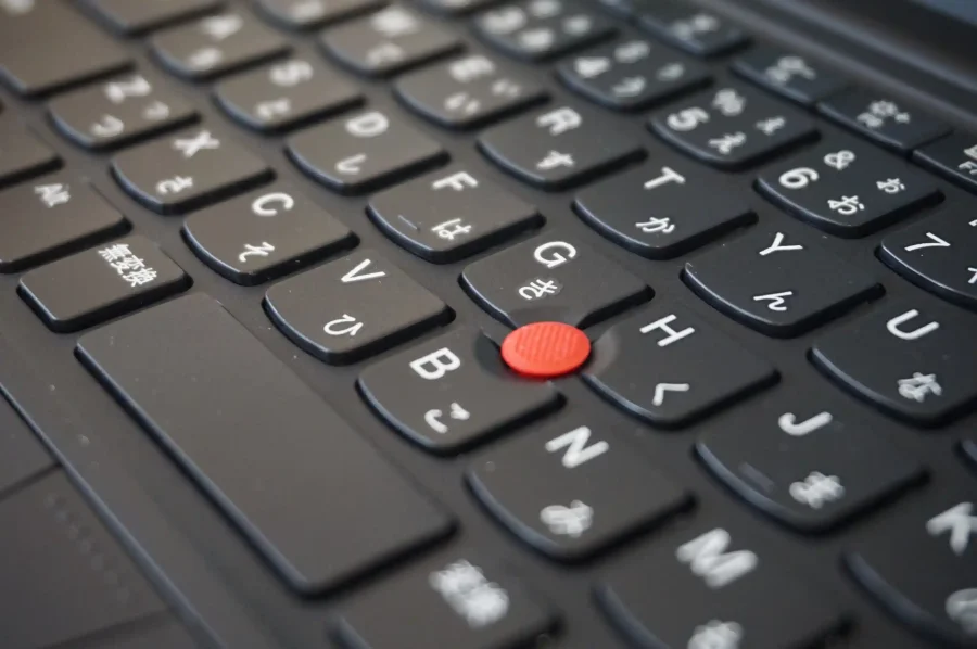 ThinkPad X13 Gen 6 キーボード斜めからの拡大画像