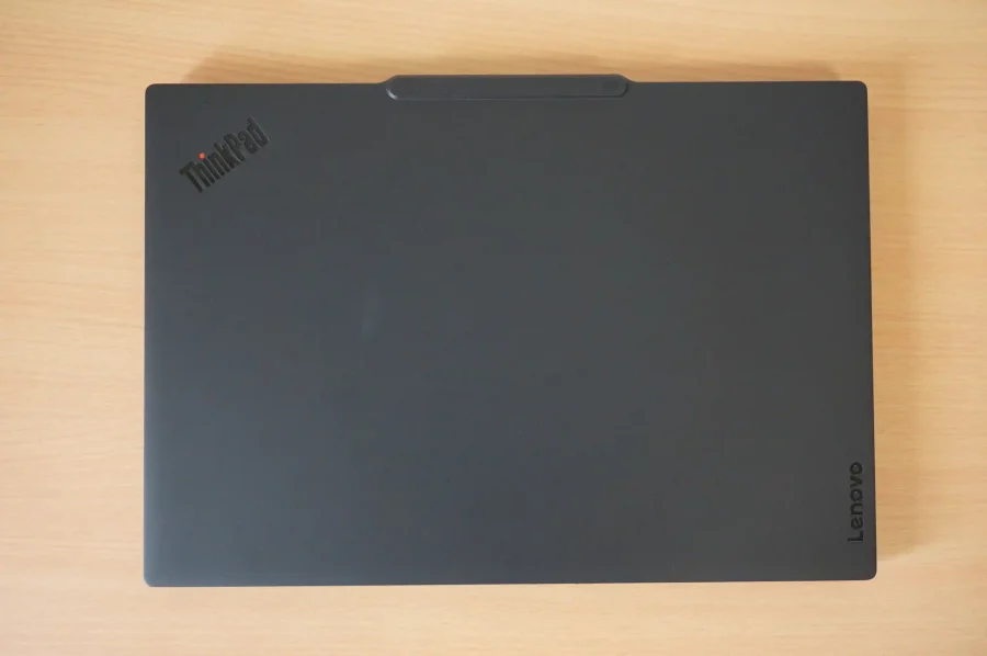 ThinkPad X13 Gen 6 天板画像